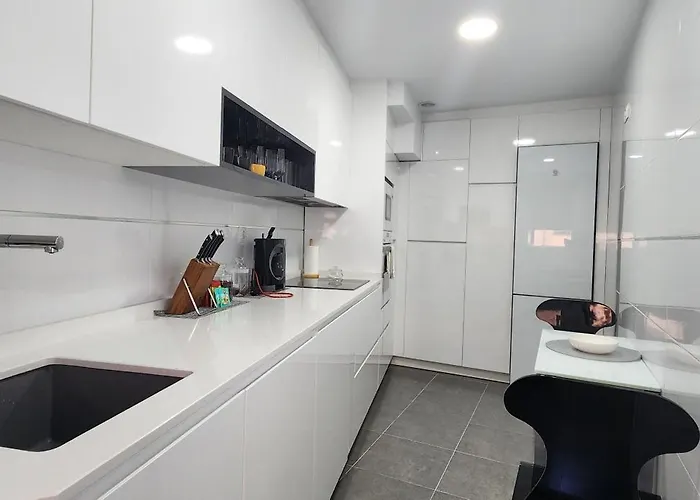 - Con Parking Incluido 카스트로우르디알레스